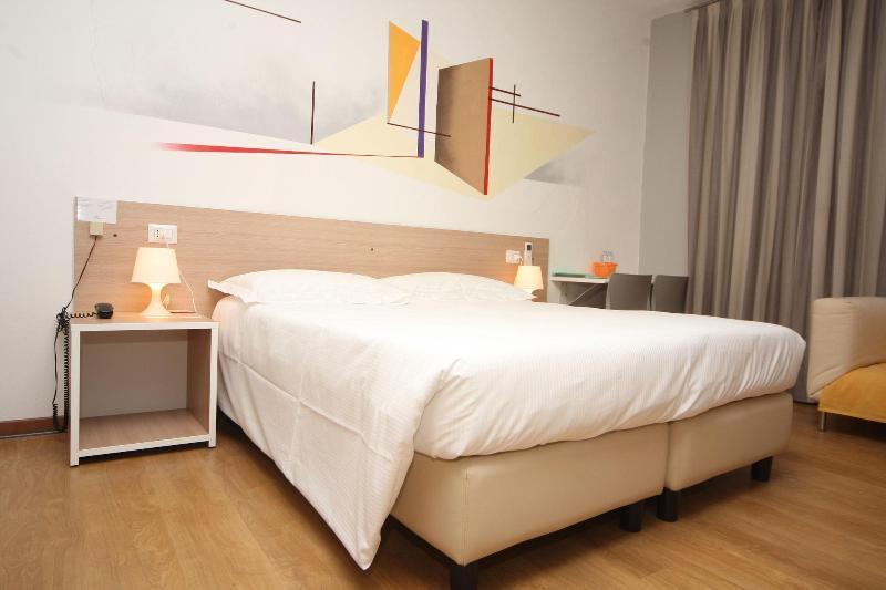 Anton&Art Hotell Lake Como Exteriör bild