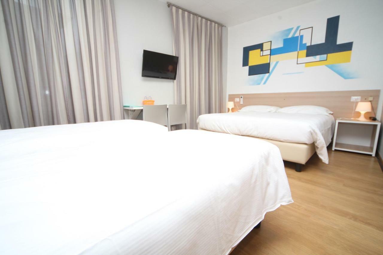 Anton&Art Hotell Lake Como Exteriör bild