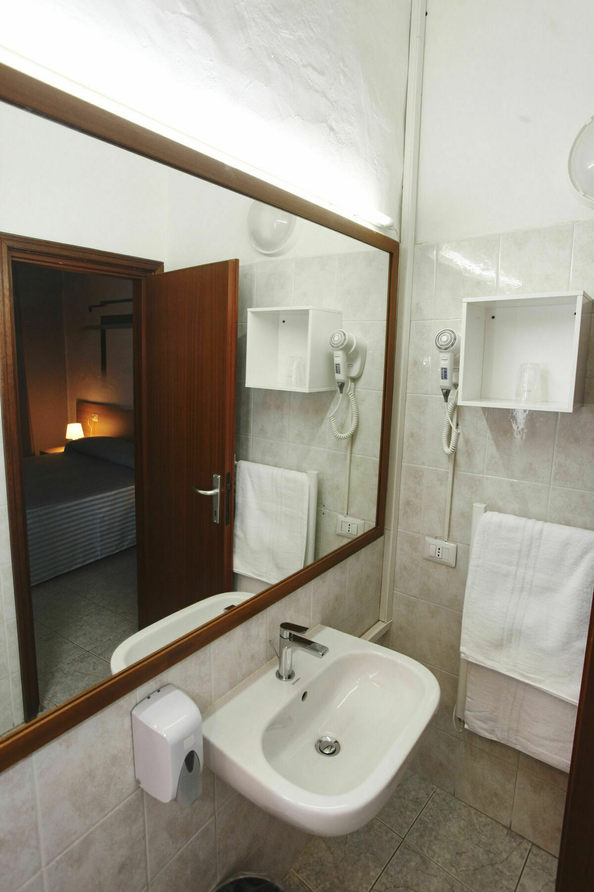 Anton&Art Hotell Lake Como Exteriör bild